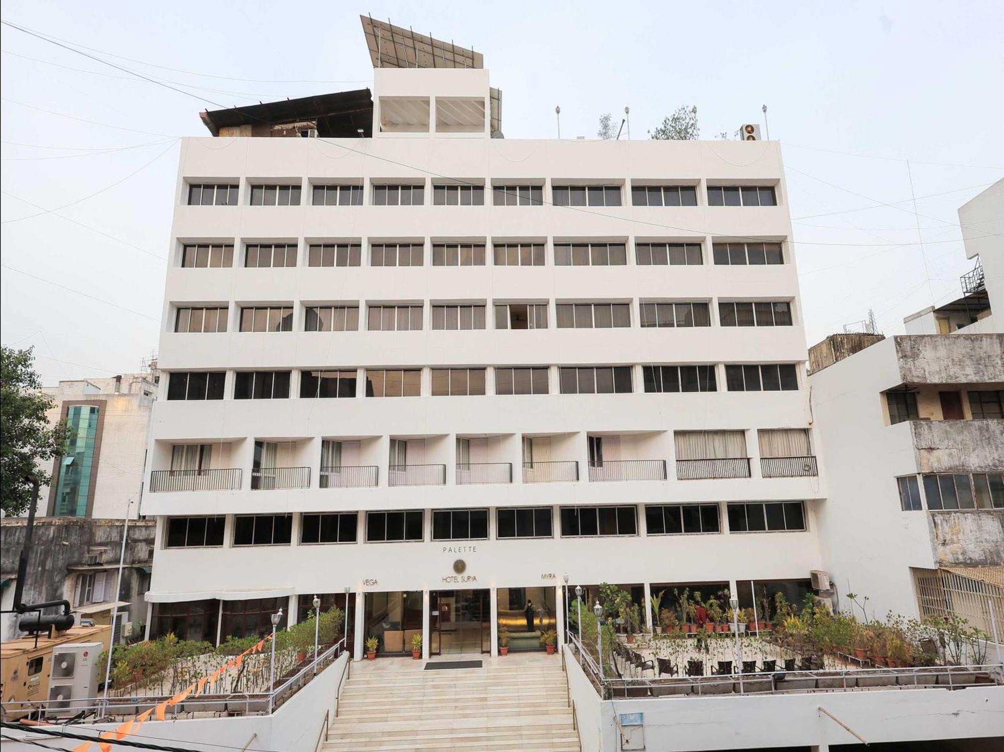 Palette Hotel Surya Vadodara Exterior foto